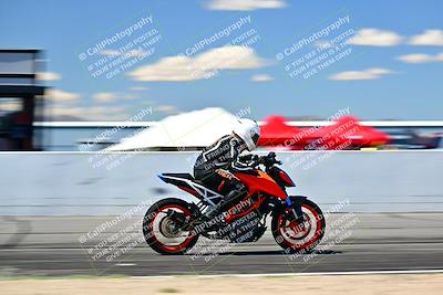 media/Mar-25-2024-Moto Forza (Mon) [[8d4319bd68]]/4-Novice Group/Session 4 Front Straight Speed Pans/